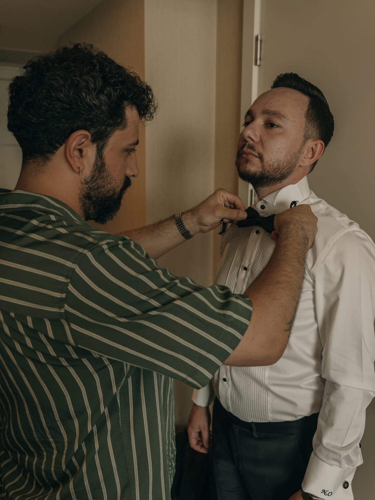 The Groom's Shave: The Flawless Ritual of the Wedding Morning — 2